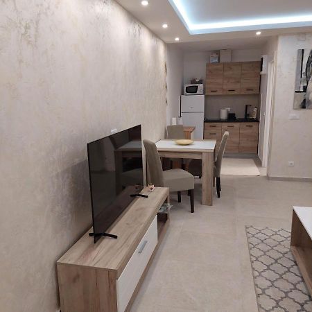Apartman Lux Jelena Surcin Екстер'єр фото