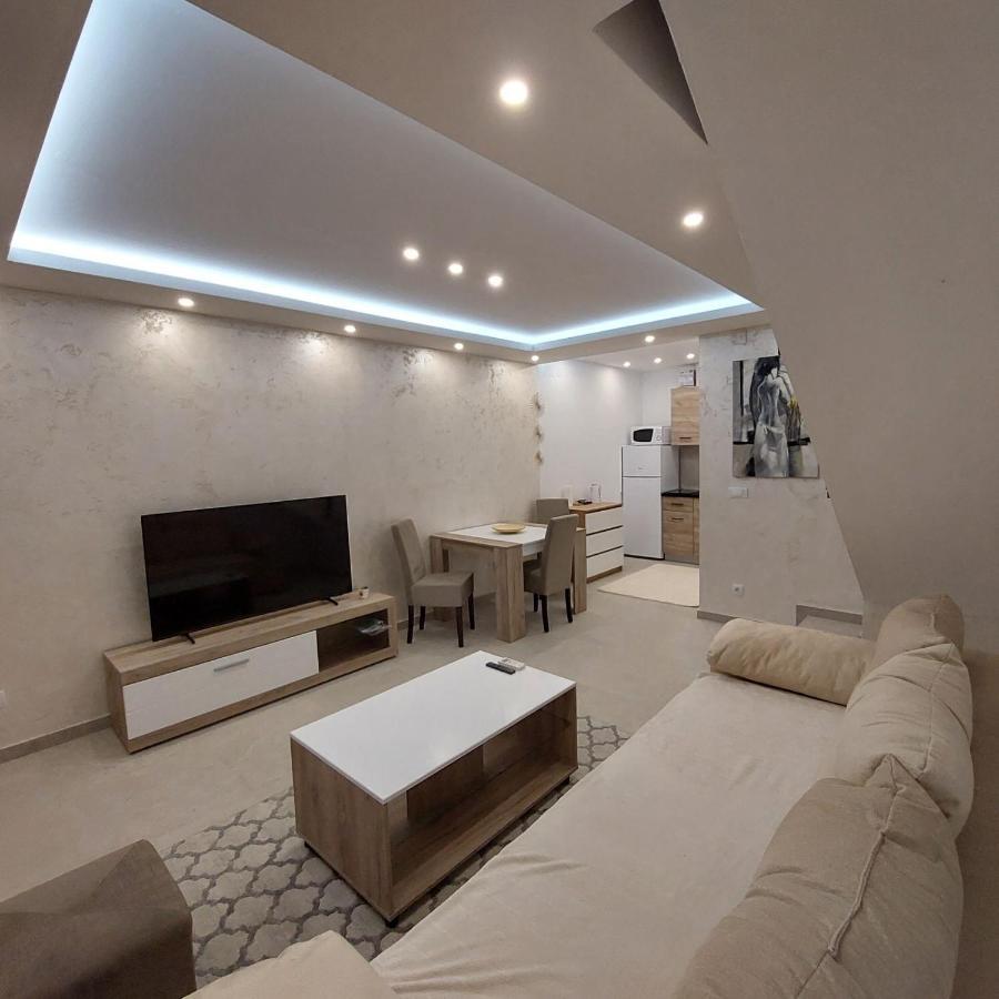 Apartman Lux Jelena Surcin Екстер'єр фото