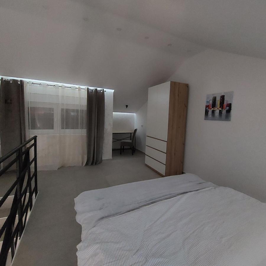Apartman Lux Jelena Surcin Екстер'єр фото