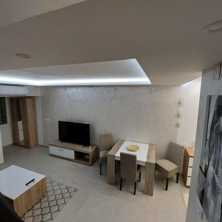 Apartman Lux Jelena Surcin Екстер'єр фото