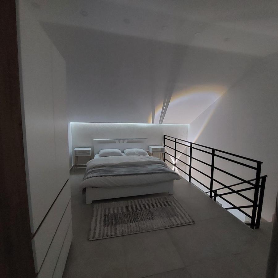 Apartman Lux Jelena Surcin Екстер'єр фото